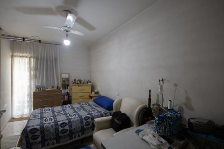 Casa à venda com 255m², 4 quartos e 2 vagasSuíte 2