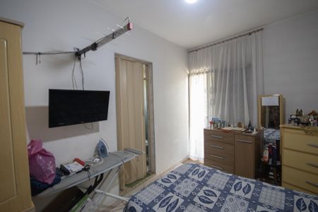 Casa à venda com 255m², 4 quartos e 2 vagasSuíte 2