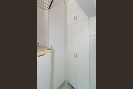 Apartamento à venda com 64m², 3 quartos e 1 vaga Apartamento à venda com 64m², 3 quartos e 1 vagaÁrea de Serviço - Armários