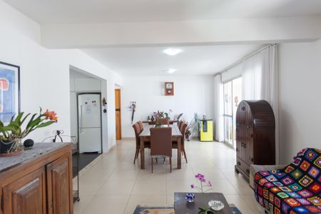 Apartamento à venda com 104m², 2 quartos e 2 vagas Apartamento à venda com 104m², 2 quartos e 2 vagasSala
