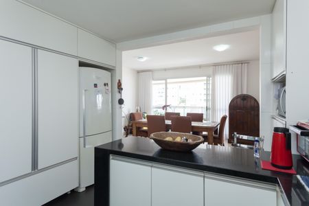 Apartamento à venda com 104m², 2 quartos e 2 vagas Apartamento à venda com 104m², 2 quartos e 2 vagasCozinha