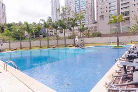 Apartamento à venda com 104m², 2 quartos e 2 vagas Apartamento à venda com 104m², 2 quartos e 2 vagasÁrea comum - Piscina