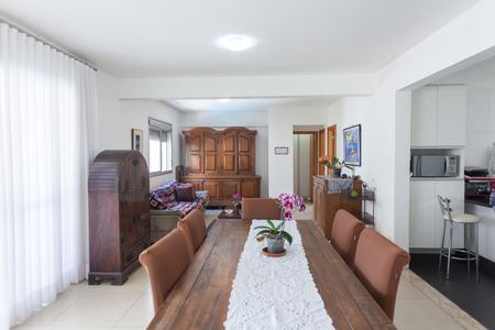 Apartamento à venda com 104m², 2 quartos e 2 vagas Apartamento à venda com 104m², 2 quartos e 2 vagasSala