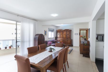 Apartamento à venda com 104m², 2 quartos e 2 vagas Apartamento à venda com 104m², 2 quartos e 2 vagasSala