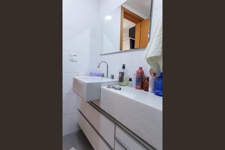 Apartamento à venda com 104m², 2 quartos e 2 vagas Apartamento à venda com 104m², 2 quartos e 2 vagasBanheiro da Suíte