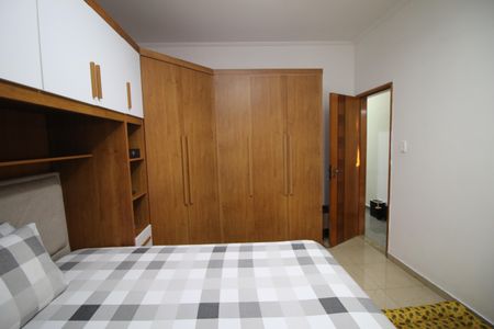 Casa à venda com 240m², 5 quartos e 3 vagasQuarto 2 - Suíte