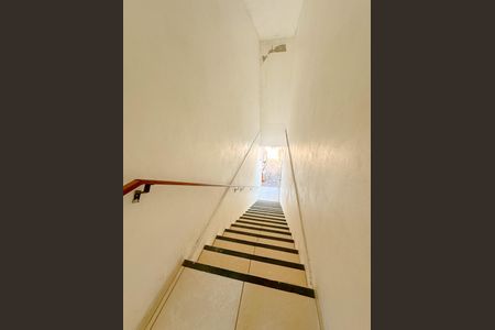 Apartamento para alugar com 40m², 1 quarto e 1 vagaEscada