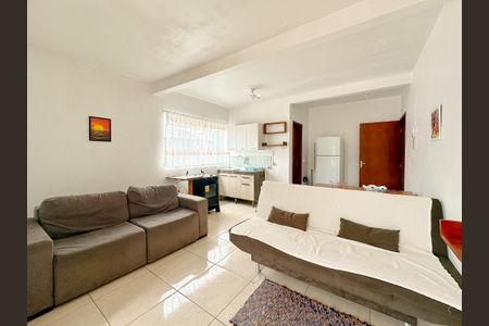 Sala de TV de apartamento para alugar com 1 quarto, 40m² em Ingleses do Rio Vermelho, Florianópolis