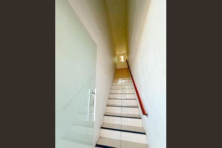 Apartamento para alugar com 40m², 1 quarto e 1 vagaEscada
