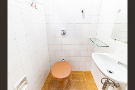 Casa para alugar com 100m², 2 quartos e 1 vaga Casa para alugar com 100m², 2 quartos e 1 vagaBanheiro de serviço