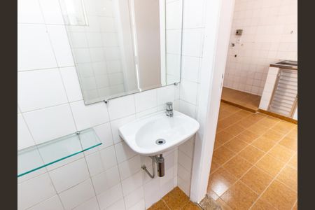 Casa para alugar com 100m², 2 quartos e 1 vaga Casa para alugar com 100m², 2 quartos e 1 vagaBanheiro de serviço