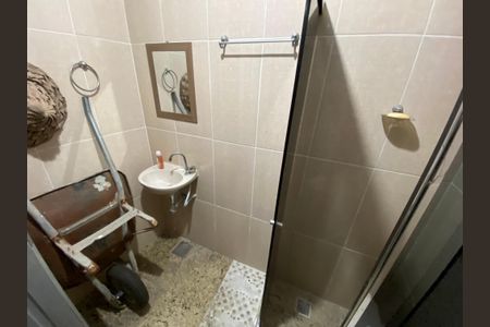 Casa à venda com 200m², 2 quartos e sem vaga Casa à venda com 200m², 2 quartos e sem vagaBanheiro