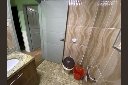 Casa à venda com 200m², 2 quartos e sem vaga Casa à venda com 200m², 2 quartos e sem vagaBanheiro Social