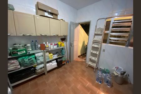 Casa à venda com 200m², 2 quartos e sem vaga Casa à venda com 200m², 2 quartos e sem vagaDispensa