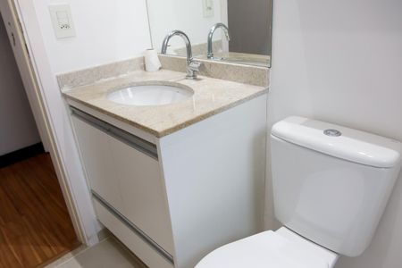 Apartamento à venda com 62m², 2 quartos e 2 vagas Apartamento à venda com 62m², 2 quartos e 2 vagasBanheiro da Suíte 2