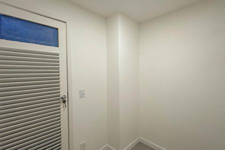 Apartamento para alugar com 130m², 3 quartos e sem vaga Apartamento para alugar com 130m², 3 quartos e sem vagaQuarto de Serviço