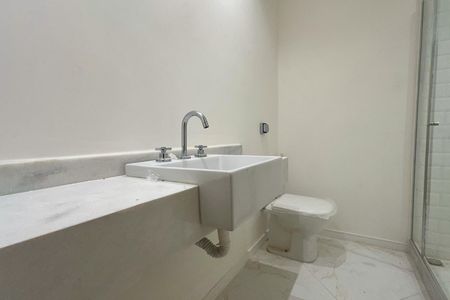 Apartamento para alugar com 130m², 3 quartos e sem vaga Apartamento para alugar com 130m², 3 quartos e sem vagaBanheiro da Suíte