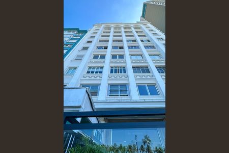 Apartamento para alugar com 130m², 3 quartos e sem vaga Apartamento para alugar com 130m², 3 quartos e sem vagaFachada