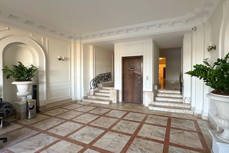 Apartamento para alugar com 130m², 3 quartos e sem vaga Apartamento para alugar com 130m², 3 quartos e sem vagaEntrada