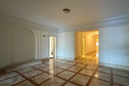 Apartamento para alugar com 130m², 3 quartos e sem vaga Apartamento para alugar com 130m², 3 quartos e sem vagaEntrada