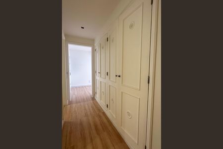 Apartamento para alugar com 130m², 3 quartos e sem vaga Apartamento para alugar com 130m², 3 quartos e sem vagaCorredor