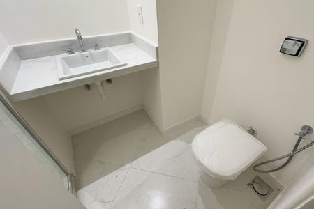 Apartamento para alugar com 130m², 3 quartos e sem vaga Apartamento para alugar com 130m², 3 quartos e sem vagaBanheiro Social