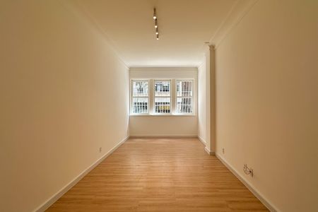 Apartamento para alugar com 130m², 3 quartos e sem vaga Apartamento para alugar com 130m², 3 quartos e sem vagaSala