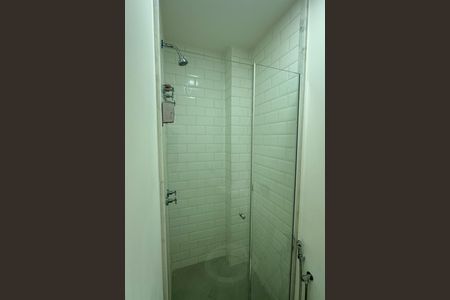 Apartamento para alugar com 130m², 3 quartos e sem vaga Apartamento para alugar com 130m², 3 quartos e sem vagaBanheiro de serviço