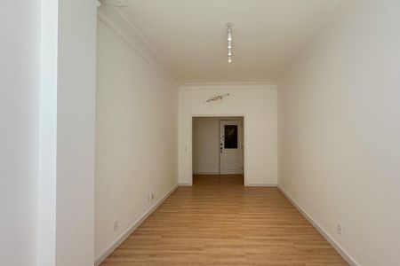 Apartamento para alugar com 130m², 3 quartos e sem vaga Apartamento para alugar com 130m², 3 quartos e sem vagaSala