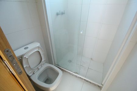 Apartamento para alugar com 100m², 3 quartos e 2 vagasBanheiro das suítes canadenses