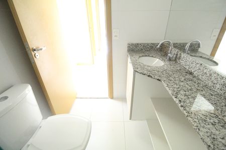 Apartamento para alugar com 100m², 3 quartos e 2 vagasBanheiro da suíte