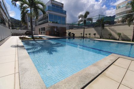 Apartamento para alugar com 100m², 3 quartos e 2 vagasÁrea comum - Piscina