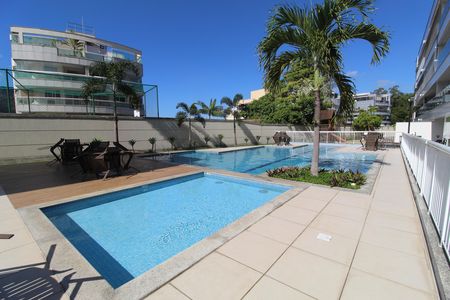Apartamento para alugar com 100m², 3 quartos e 2 vagasÁrea comum - Piscina