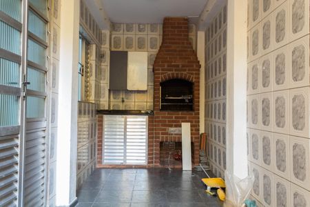 Casa à venda com 170m², 4 quartos e 2 vagasQuintal
