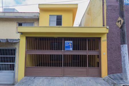 Casa à venda com 170m², 4 quartos e 2 vagasFachada e placa