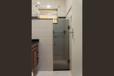 Casa à venda com 170m², 4 quartos e 2 vagasBanheiro