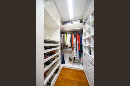 Apartamento à venda com 230m², 4 quartos e 3 vagasCloset da suíte 01