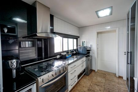 Apartamento à venda com 230m², 4 quartos e 3 vagasCozinha