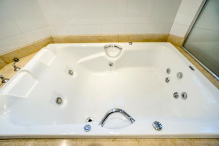 Apartamento à venda com 230m², 4 quartos e 3 vagasBanheira