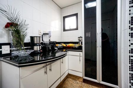 Apartamento à venda com 230m², 4 quartos e 3 vagasCozinha