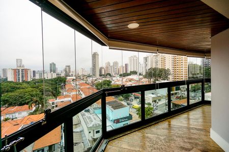 Apartamento à venda com 230m², 4 quartos e 3 vagasVaranda