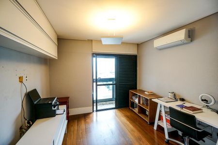 Apartamento à venda com 230m², 4 quartos e 3 vagasQuarto