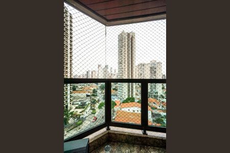 Apartamento à venda com 230m², 4 quartos e 3 vagasVaranda da suíte 01