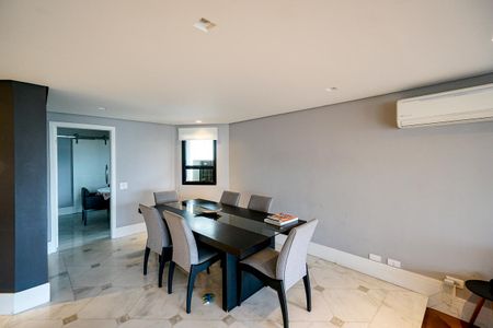 Apartamento à venda com 230m², 4 quartos e 3 vagasSala de jantar