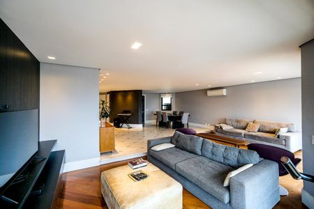 Apartamento à venda com 230m², 4 quartos e 3 vagasSala de TV