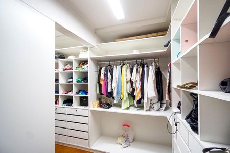 Apartamento à venda com 230m², 4 quartos e 3 vagasCloset da suíte 01