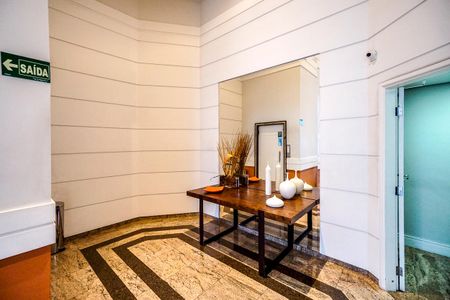 Apartamento à venda com 230m², 4 quartos e 3 vagasHall social