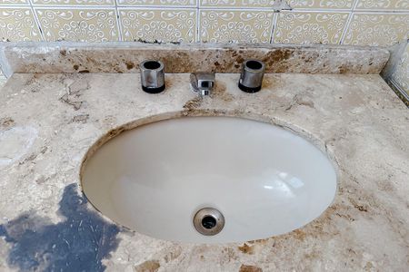 Apartamento à venda com 76m², 2 quartos e sem vagaBanheiro