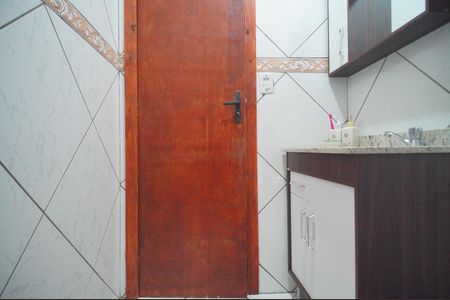 Casa à venda com 180m², 4 quartos e 2 vagasBanheiro 1