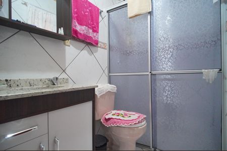 Casa à venda com 180m², 4 quartos e 2 vagasBanheiro 1